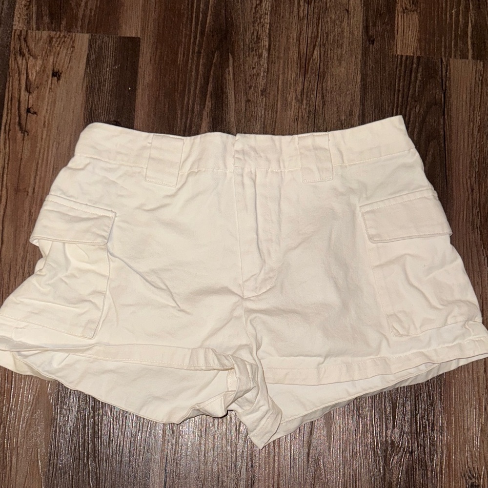 PacSun Women's Cargo Shorts in Cream